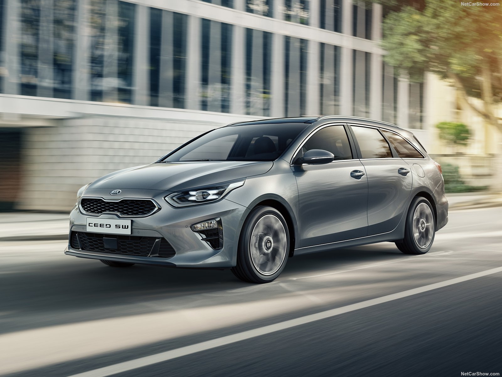 Kia-Ceed_Sportswagon-2019-1600-09