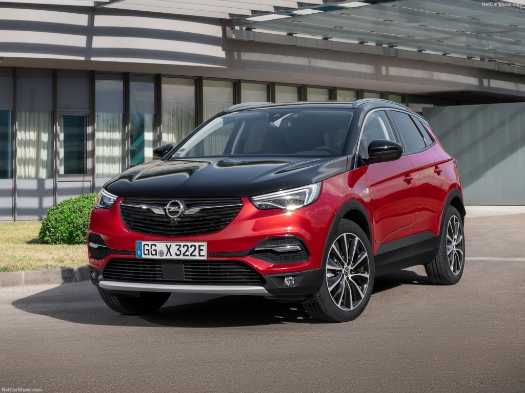 Opel-Grandland_X_Hybrid4